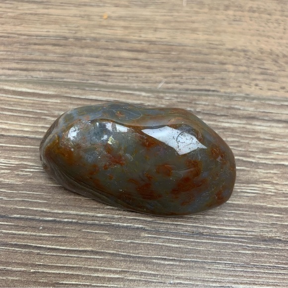 Tumbled Gray/Red Dark Lake Superior Agate Crystal (Collectors Piece) - SML - Picture 7 of 7
